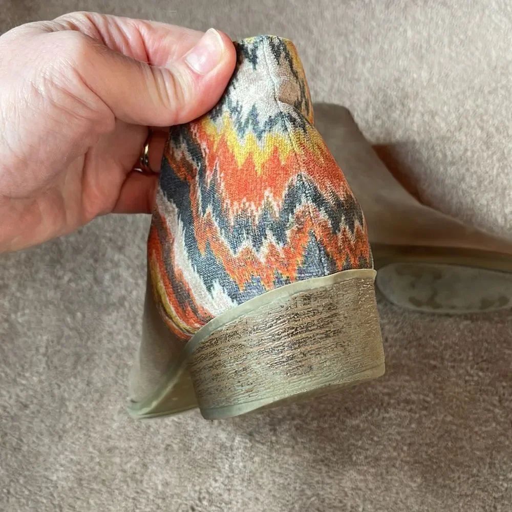 Cute Western Aztec ankle boots - Picture 11 of 12